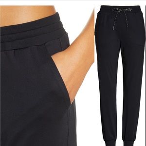 Zella Live In Pocket Joggers